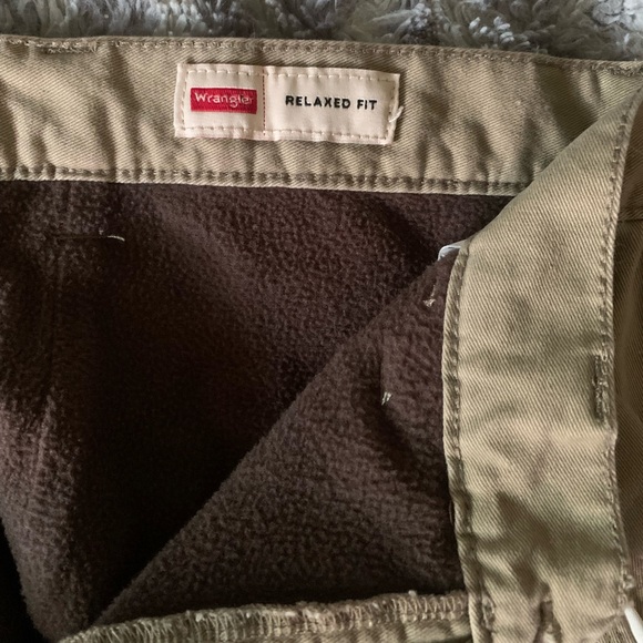 Wrangler Relaxed Fit Fleece Lined - Picture 2 of 3